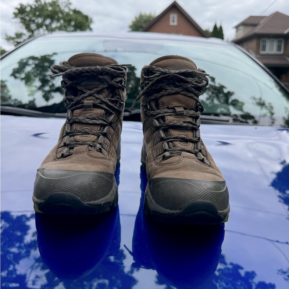 Vasque Goretex Hiking Boots